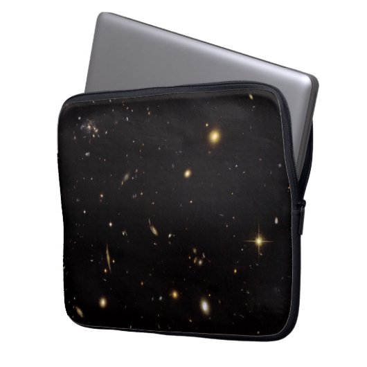 Breite Sicht auf Spiderweb Galaxy Field.ai Laptopschutzhülle (Vorderseite Links)