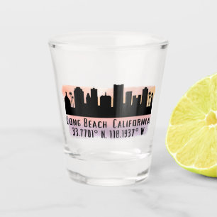 Breite und Länge der Long Beach Skyline Schnapsglas