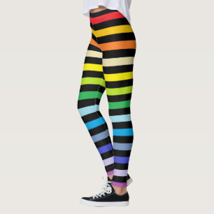 Breiterer Spektrum-Regenbogen und schwarze Leggings