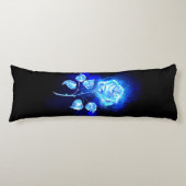 Brennen der blauen Rose Seitenschläferkissen (Vorderseite)