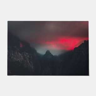 Brennende Wolken, Nebel und Berge Fußmatte
