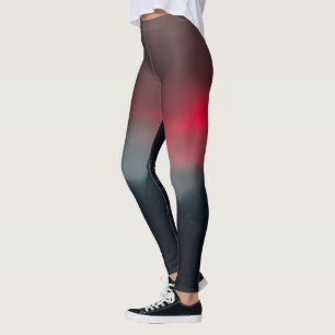 Brennende Wolken, Nebel und Berge Leggings