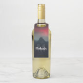 Brennende Wolken, Nebel und Berge Monogramm Flaschenanhänger (Auf Flasche)