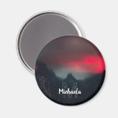 Brennende Wolken, Nebel und Berge Monogramm Magnet (Vorderseite/Rückseite)