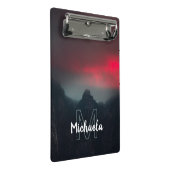 Brennende Wolken, Nebel und Berge Monogramm Mini Klemmbrett (Schrägansicht)