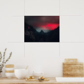 Brennende Wolken, Nebel und Berge Poster (Küche)
