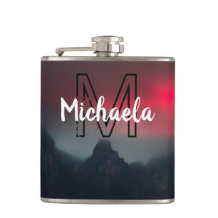 Brennende Wolken, Nebel und Monografie der Berge i Flachmann