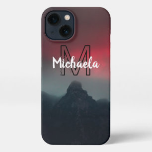 Brennende Wolken, Nebel und Monografie der Berge i iPhone 13 Hülle