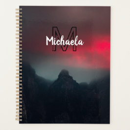 Brennende Wolken, Nebel und Monografie der Berge i Planer