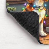 Bretonischer Spaniel Kamin mit Weihnachtslichtern Mousepad (Ecke)
