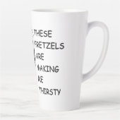 Bretzel-Gesichtspunkt-Tasse Milchtasse (Rechts)