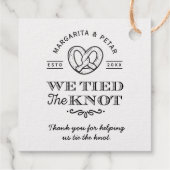 Bretzel wir tippen die Liebesmarken des Knotenteim Geschenkanhänger (Rückseite)