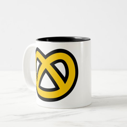 Bretzel Zweifarbige Tasse (Vorderseite Links)