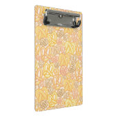 Brezel-Muster Mini Klemmbrett (Schrägansicht)