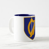 Brian Boru Harp - Symbol Irlands Zweifarbige Tasse (Vorderseite Links)