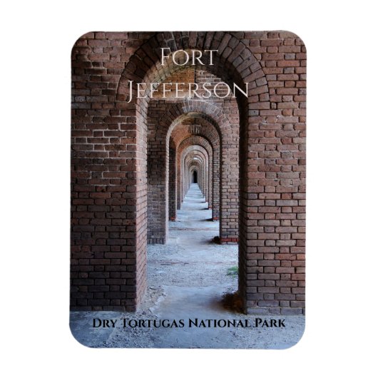 Brick Walkway Arches, Fort Jefferson, Dry Tortugas Magnet (Vertikal)