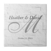 Brick Wall Calligraphy Script Monogram Wedding Fliese (Vorderseite)
