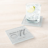 Brick Wall Calligraphy Script Monogram Wedding Glasuntersetzer (Schrägansicht)