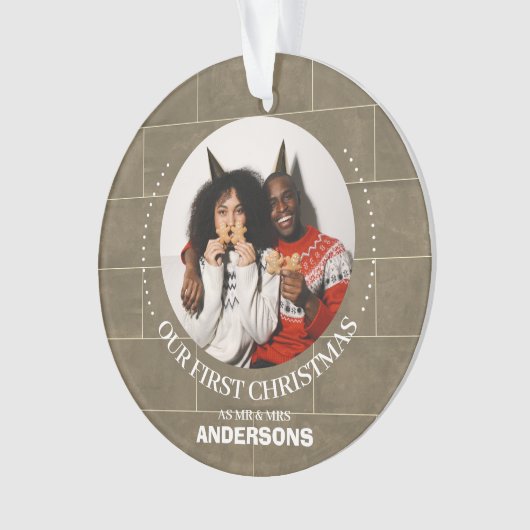 Brick Wall Unsere ersten Weihnachtsmänner und Frau Ornament (Vorderseite)