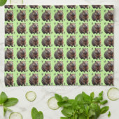 Brickwork Burrow: Eine Wombat's grüne Leinwand, Geschirrtuch (Gefaltet)