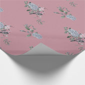 Bridal Blue Hydrangeas und Vögel auf Rosa Geschenkpapier (Ecke)