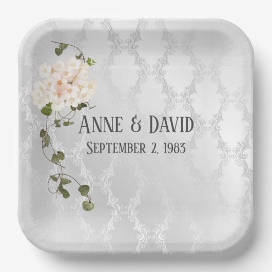 Bridal Hydrangea Bouquet auf weißem Satin Pappteller (Vorderseite)