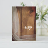Bridal Veil Barn Wood Country Wedding RSVP Card (Stehend Vorderseite)