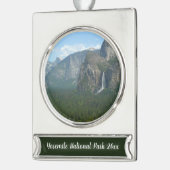 Bridalveil Falls und Halb Dome bei Yosemite Banner-Ornament Silber (Links)