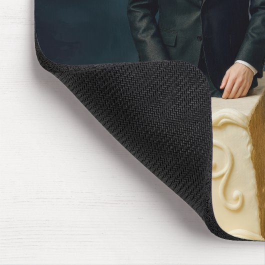 Bride and Groom On a Split Wedding Cake Mousepad (Ecke)