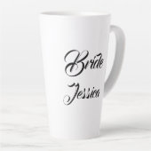 Bride Black Elegant Script Geschenke Stilvolle Hoc Milchtasse (Rechte Ecke)