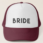 BRIDE Black Retro Typografie Truckerkappe (Vorderseite)