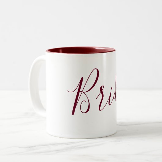Bride Burgundy und White Cursive Zweifarbige Tasse (Vorderseite Links)