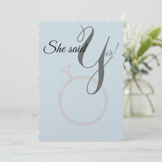 BRIDE & CO Sie sagte ja! Diamantring-Verlobung Einladung (Stehend Vorderseite)