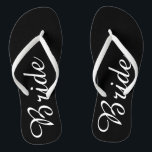 Bride Flip Flops Badesandalen<br><div class="desc">Schwarz-Weiß-Flip-Flops für die Braut. Klicken Sie auf den Button "Anpassen!",  um Text und mehr hinzuzufügen!</div>
