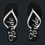 Bride Flip Flops Badesandalen<br><div class="desc">Schwarz-Weiß-Flip-Flops für die Braut. Klicken Sie auf den Button "Anpassen!", um Text und mehr hinzuzufügen!</div>