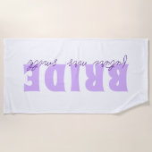 Bride Future Frau Individuelle Name White und Lave Strandtuch (Vorderseite)