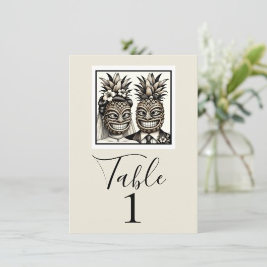 Bride & Groom Aloha Ananas Tiki Tischnummer (Stehend Vorderseite)
