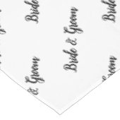 Bride Groom Diagonal Typografie Tischdecke (Schrägansicht)