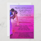 Bride & Groom Lila Sunset Beach Hochzeit einladen Einladung (Vorderseite)