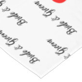 Bride Groom Monogram Typografie Rote Herzen Tischdecke (Schrägansicht)