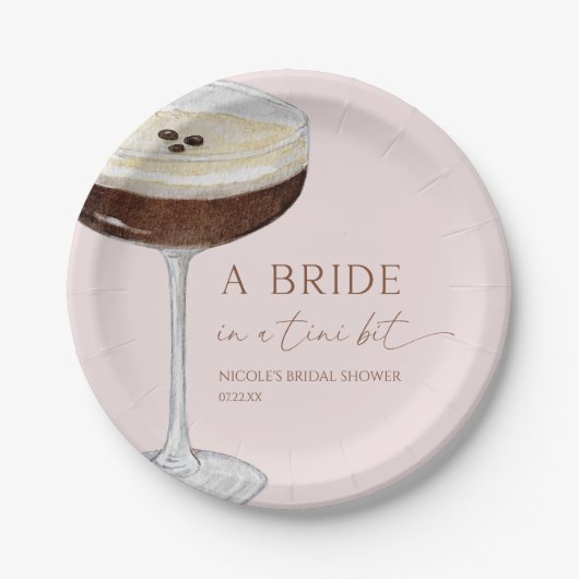 Bride In A Tini Bit Expresso Martini Bridal Shower Pappteller (Vorderseite)