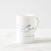 Bride Modern Eleganter Script Wedding Individuelle Porzellantasse (Vorderseite Rechts)