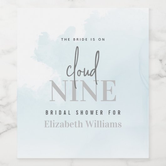 Bride On Cloud Nine Simple Modern Bridal Shower Weinetikett (Einzelnes Label)