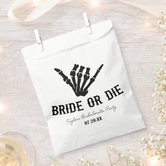 Bride or Die Rockstar Skeleton Bachelorette Party Geschenktütchen (Ausgeschnitten)