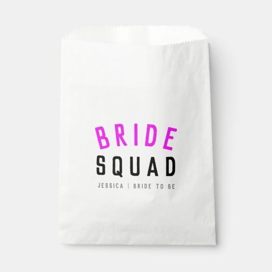 Bride Squad | Hot Pink Bachelorette Bridesmaid Geschenktütchen (Vorderseite)
