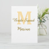 Bride squad monogram golden bridal shower simple  einladung (Stehend Vorderseite)