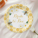 Bride to Bee Brautparty Honigwaben und Gänse Pappteller<br><div class="desc">Bride to Bee Brautparty Papier Teller mit Honigwabengeflecht,  Honigbienen und daisy Design.</div>