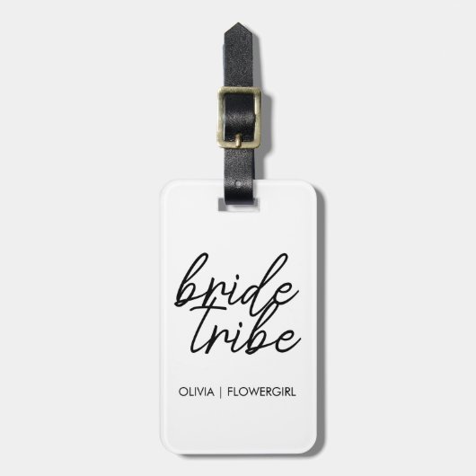 Bride Tribe | Hochzeitsblume Mädchen Moderne Gepäckanhänger (Vorderseite vertikal)
