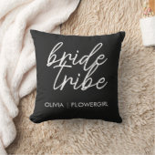 Bride Tribe | Modernes Blumenmädchen Kissen (Decke)