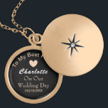 Bride Wedding Day Keepake Geschenk Personalisiert Medaillon<br><div class="desc">Ein schönes Geschenk für Ihre zukünftige Ehefrau,  um an Ihrem Hochzeitstag zu sein und ohne zusätzliche Kosten einfach zu gestalten.</div>